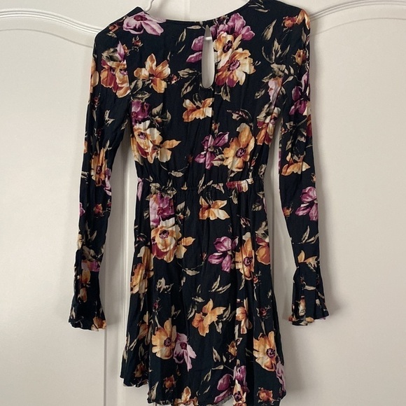 Kendall & Kylie Dress - Picture 6 of 8